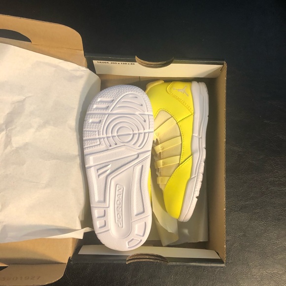 Jordan Shoes | Jordan Max Aura Size 8c Yellow And White | Poshmark